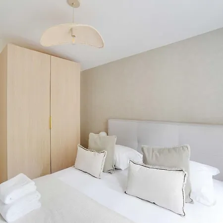 Charming House -2br-4p- 아파트 *